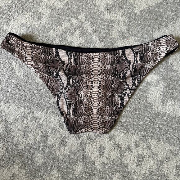 FRANKIES BIKINIS | Stormy Bottoms Snake Print Bikini Bottoms | Size Large - Picture 4 of 4